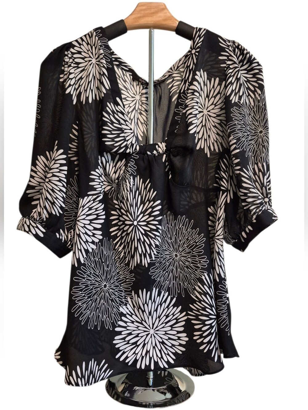 Violet & Claire Blouse - Size Large